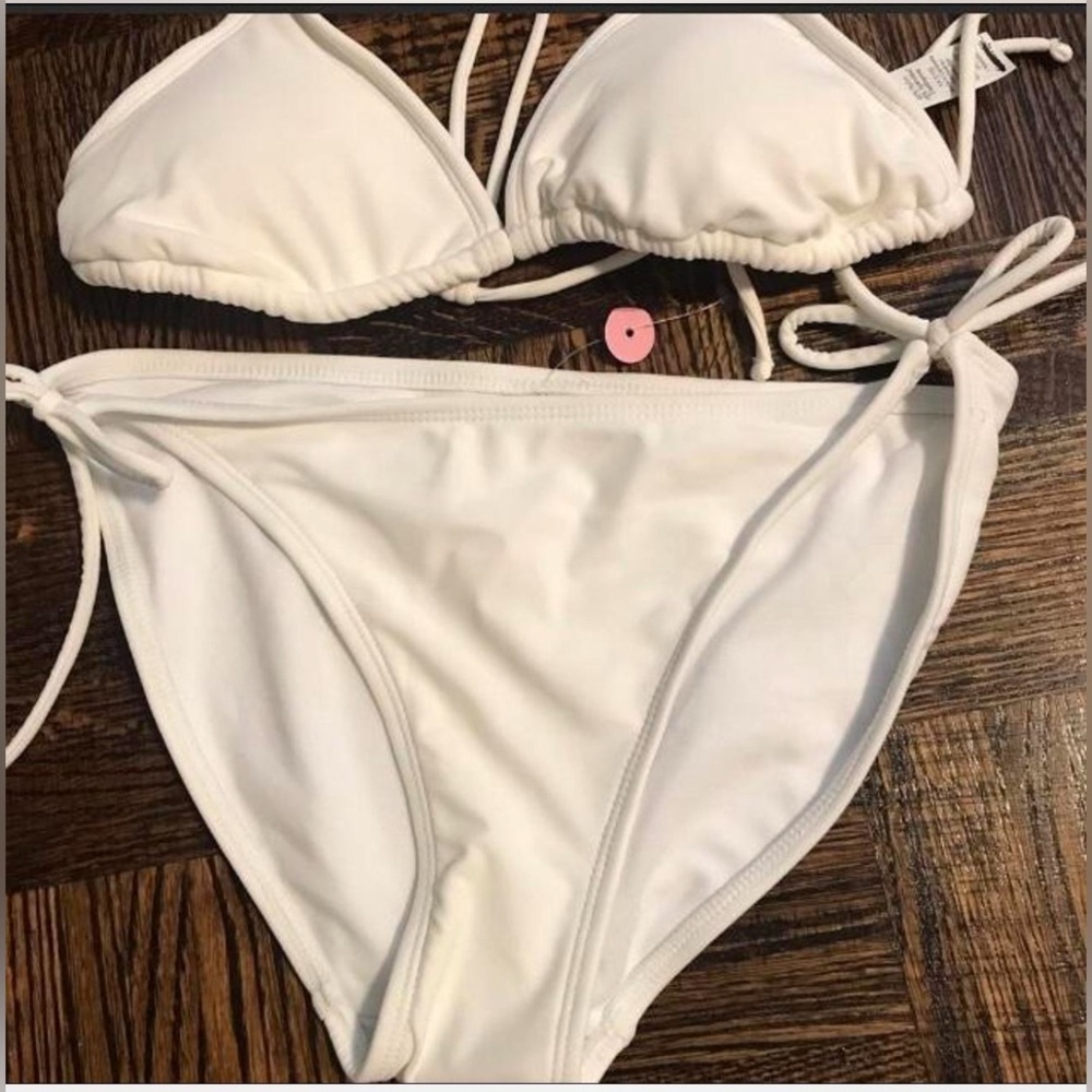 White Bikini Set - Picture 3 of 6